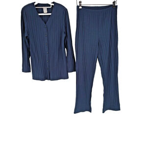 Weekenders Woman's Petite Outfit Size SP Blue Textured Button up Shirt & Pants